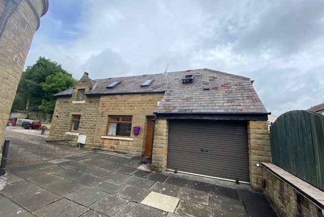 Thumbnail Cottage to rent in Oak Dene Close, Pudsey, Leeds