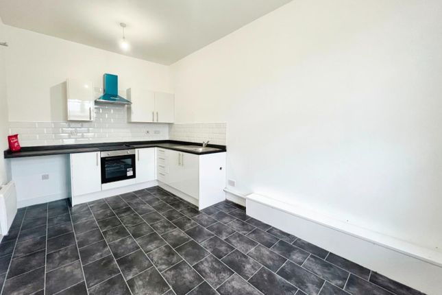 Flat to rent in The Crescent, Bridlington
