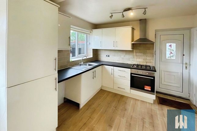 12, Warrenside, Huddersfield photo 2