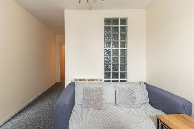 Flat 2, Reid House, 7 Hunters Road, Newcastle upon Tyne photo 4