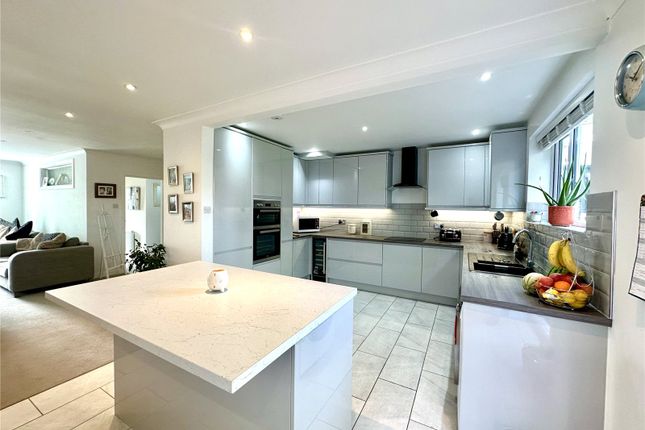 9, Kingston Park, Lymington photo 3