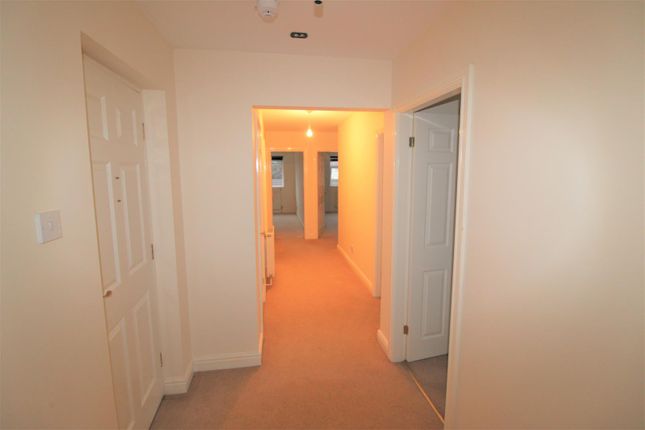 Apt 4, 42 Dowhills Road, Liverpool photo 5