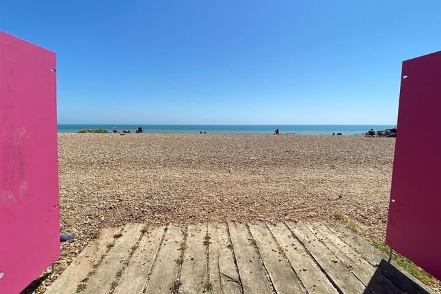 Beach Hut 4, Glyne Gap.Jpg