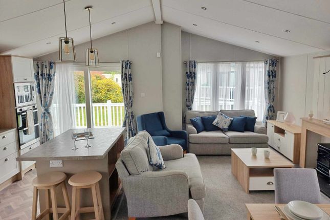 3-bed caravan on Willerby Pinehurst Manor Park Caravan Site, Manor Road, Norfolk, £139,995