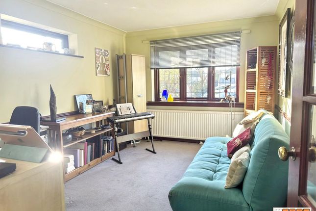 17a, Sea Grove Avenue, Hayling Island photo 4