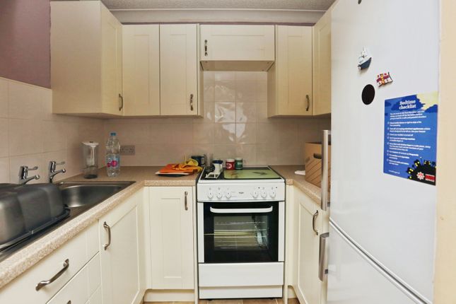 Flat 39 Homefort House, 82, Stoke Road, Hampshire photo 2
