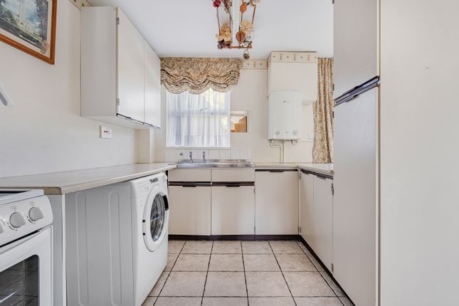 39, Broadwater Crescent, Welwyn Garden City photo 4