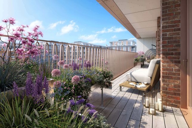 Flat for sale in Kings Road Park, Fulham, London
