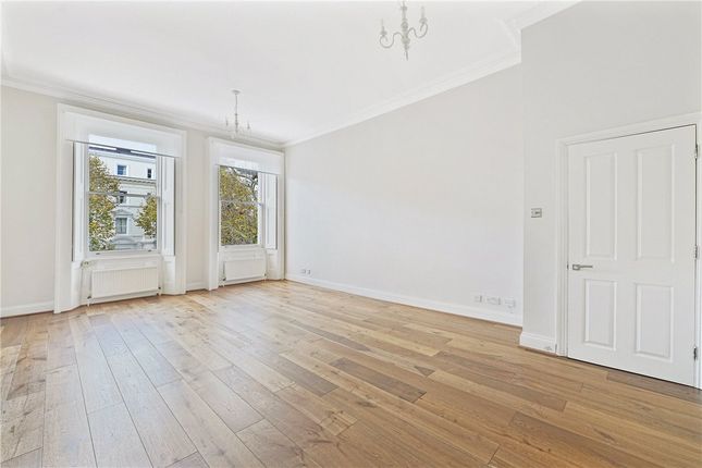 3-bed flat on Flat 3, 115, Queens Gate, London, £4,983/mo