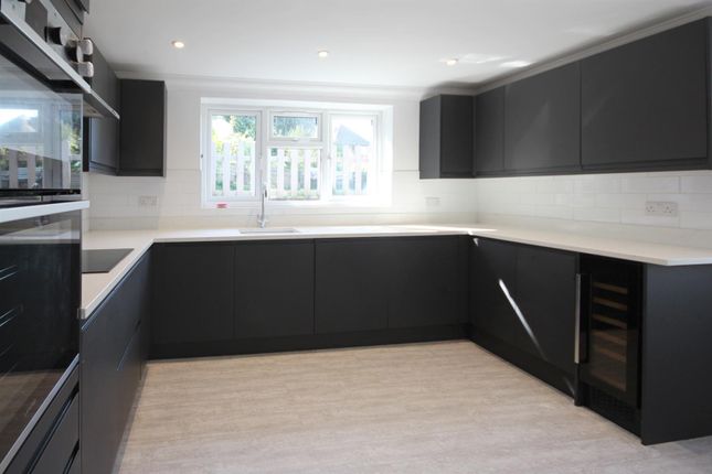 8, Grangeways, Brighton photo 4