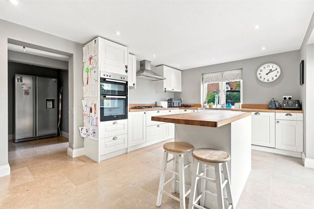 1 Latchmore Cottages,, Latchmore Bank, Bishop's Stortford photo 4