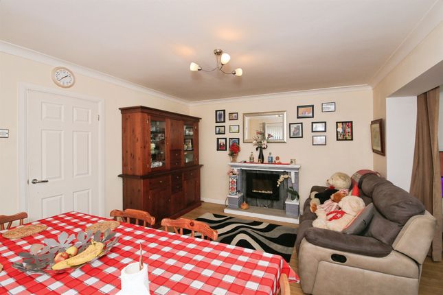 26, Ellwood Avenue, Peterborough photo 4