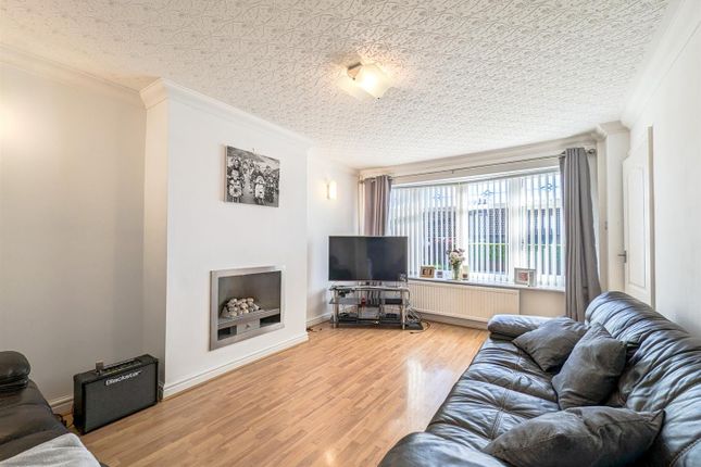 8, Firvale Close, Leigh photo 2