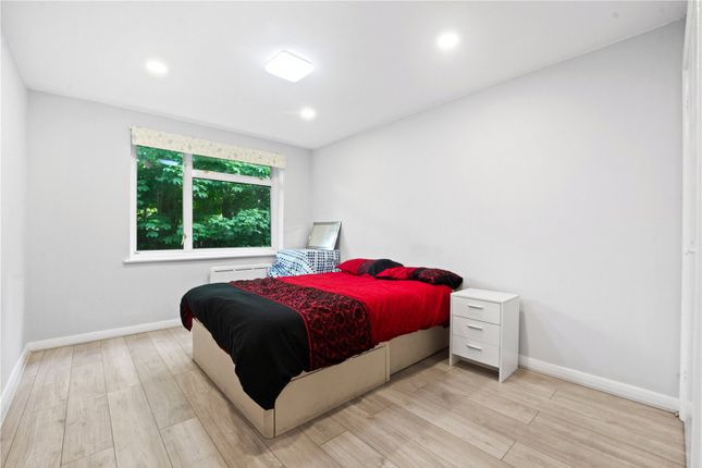 Flat for sale in Hawker Court, Queens Road, Kingston Upon Thames, Surrey