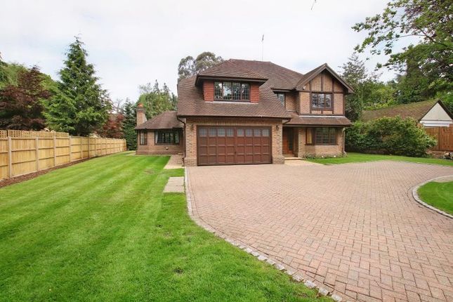Detached house to rent in Old Avenue, West Byfleet