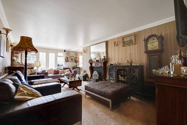 43 Fairview Road, Basildon, Essex photo 4