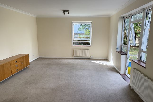 Flat 3 Graham Lodge, Graham Road, LONDON photo 2