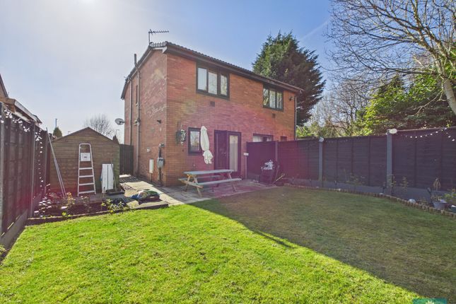 17, Bottomfield Close, Oldham photo 2