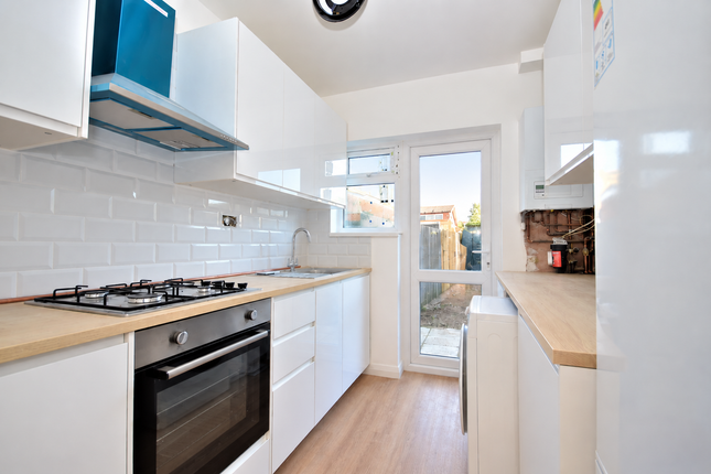 46 Iveagh Avenue, London photo 2