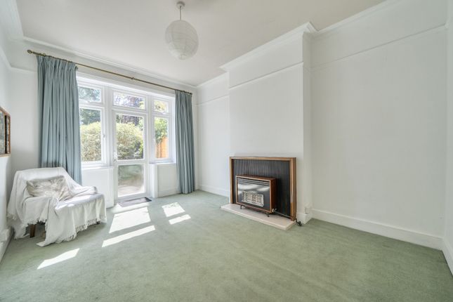 30, Hawthorn Road, Sutton photo 4
