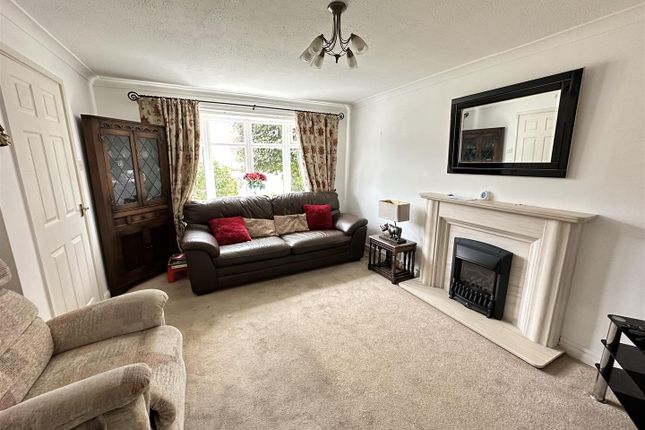 76, Langrick Avenue, Goole photo 2