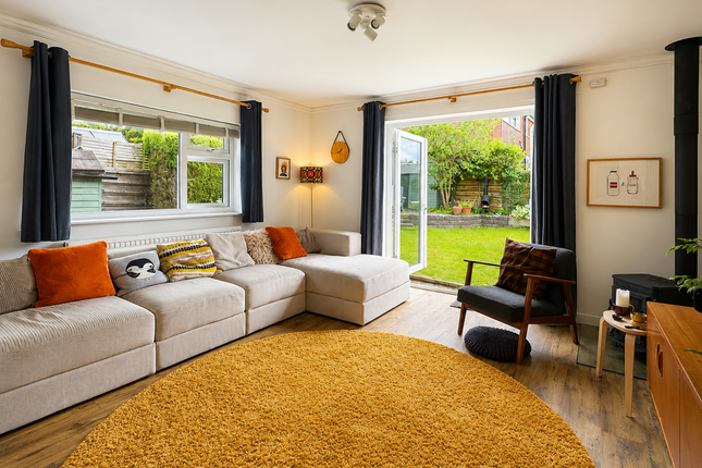 3, Lowry Drive, Stockport photo 4