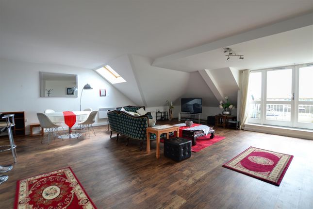 45, Lexington House, West Drayton photo 3