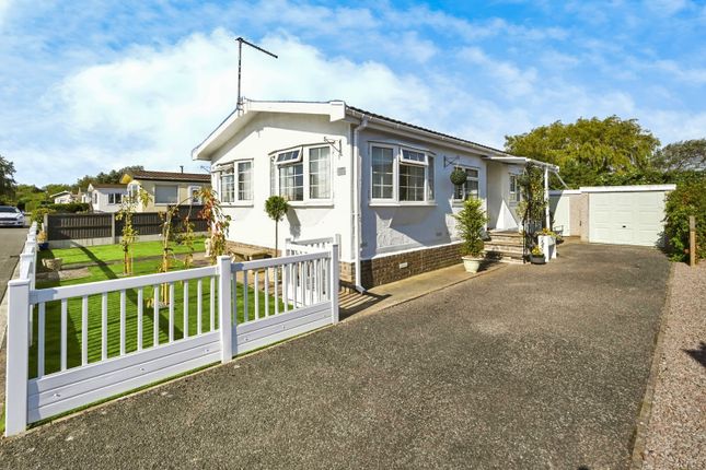 2-bed caravan on 73, Kingfisher Drive, Beacon Park Home Village, Skegness, £135,000