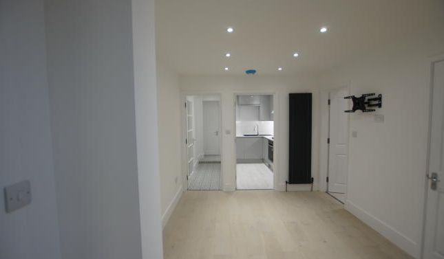 Thumbnail Flat to rent in Green St, London, Uptonpark