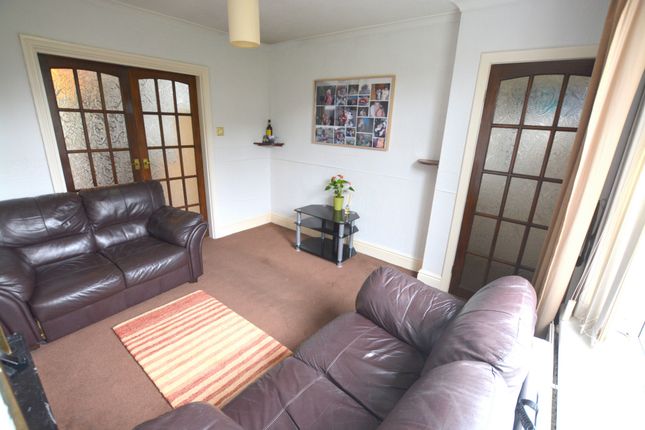 25, Tame Street, Denton, Manchester photo 2