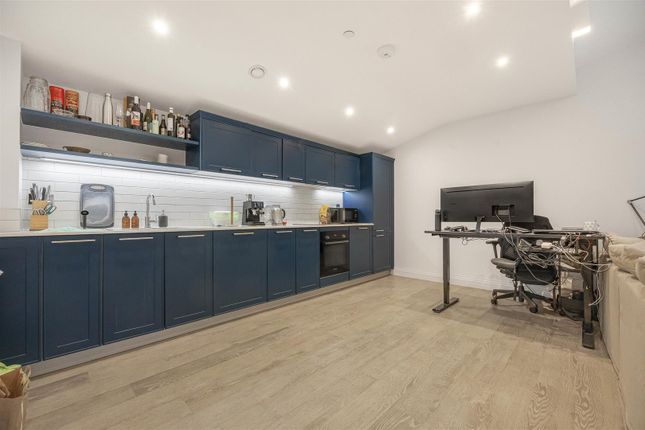 Flat 30, 23, Joseph Huntley Walk, Reading photo 4