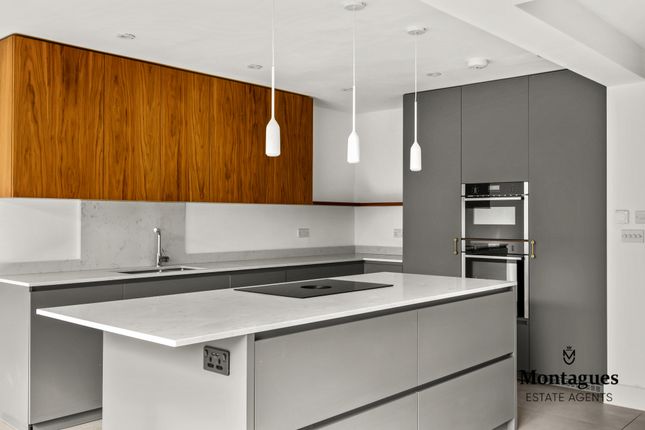 4 The Gables, The Plain, Epping photo 3