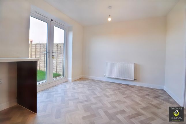 7, Burnet Close, Gloucester photo 4
