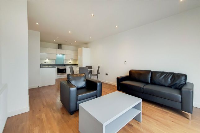 Thumbnail Flat to rent in 172 High Street, London