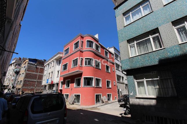 Block of flats for sale in Karagümrük, Fatih, İstanbul, Türkiye