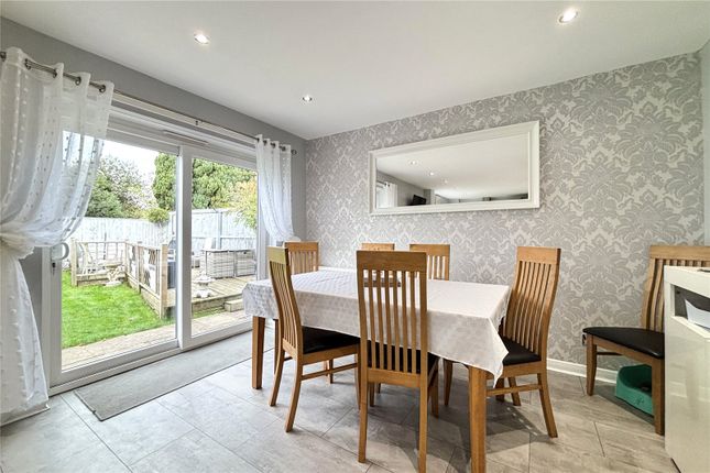 58, Manorfields, Bratton photo 4