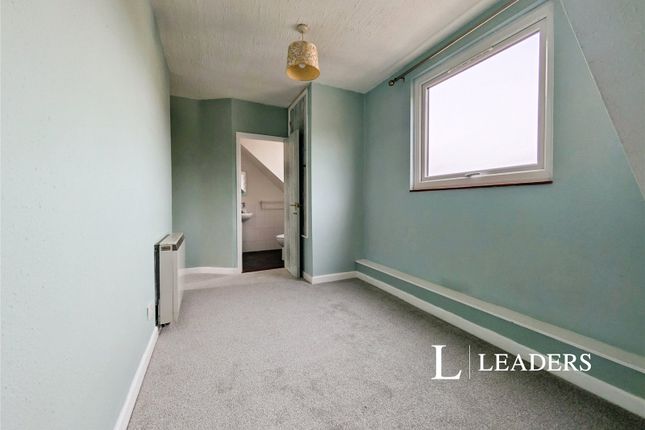 Flat 2, 25, Burgess Road, Hampshire photo 4