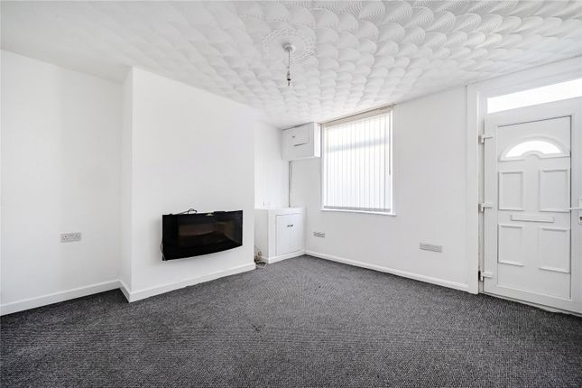 10, Carlton Street, Merseyside photo 2