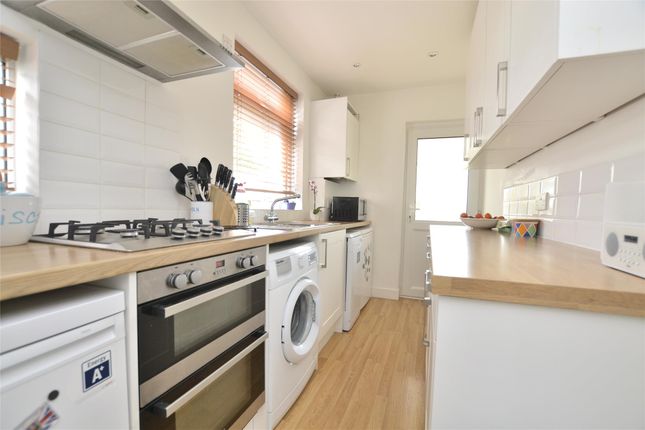 13, Derwent Avenue, OXFORD photo 2