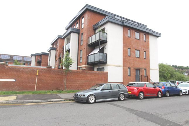 Thumbnail Flat for sale in Barbel Court, Warbler Way, High Wycombe