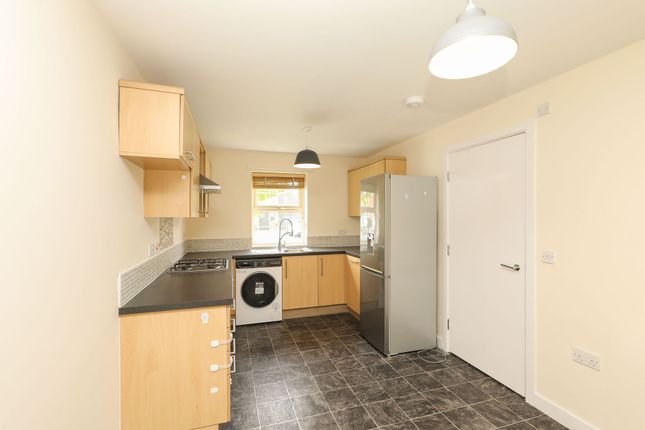 8, Hartfield Close, Chesterfield photo 3