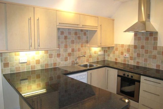 Flat 2, 1, Station Road, Devon photo 4