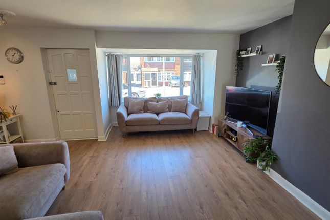 17, Lonsdale Crescent, Dartford photo 2