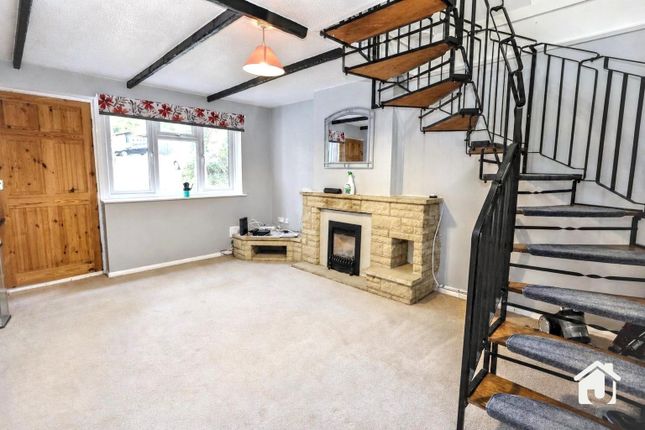 13, Blackthorn Drive, Leicester photo 2