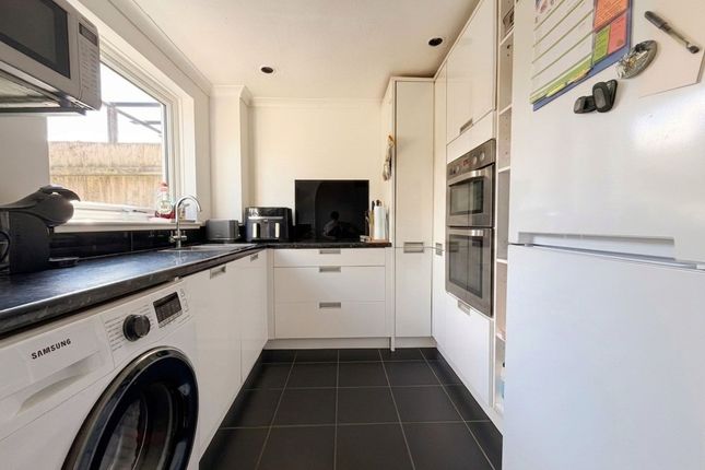 58 Knights Way, Redruth photo 2