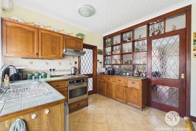 9 Ribble Avenue, Blackburn photo 3