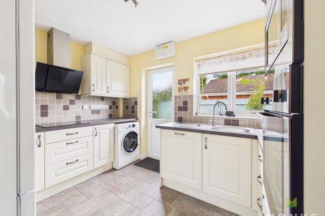 34, Llanforda Mead, Oswestry photo 4