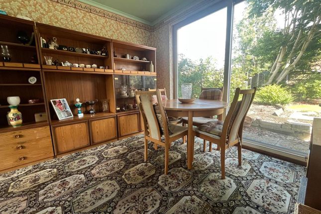7, Valley Way, Stalybridge photo 2