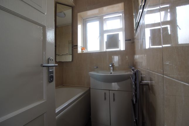 Flat 6, Langbourne House, London photo 2