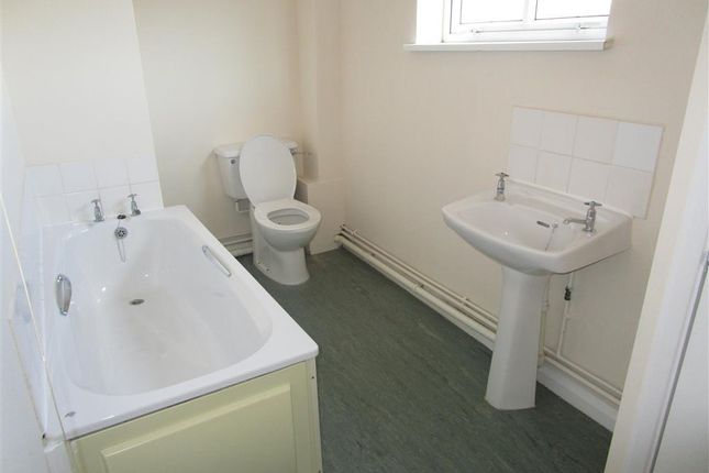 79, Junction Road, NORTHAMPTON photo 3